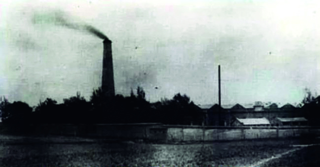1907年（清光绪三十二年）建立的清河制呢厂.jpg
