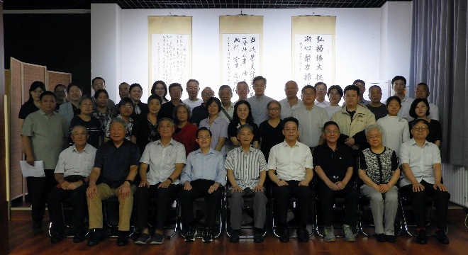 连小敏出席中国侨联离退休党员干部纪念抗战胜利80周年书画摄影展参观活动