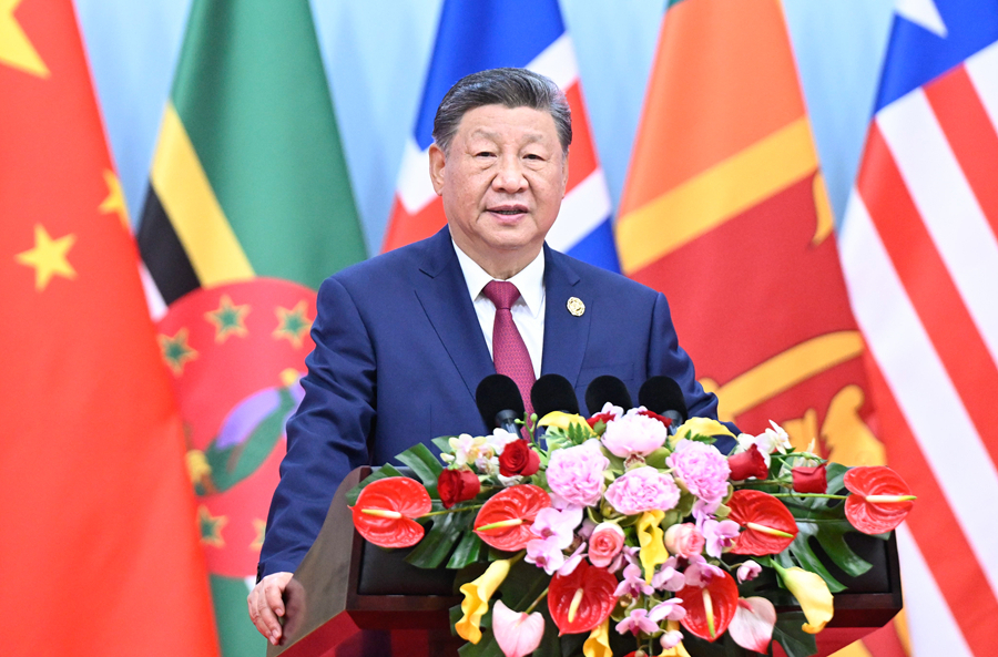 习近平出席全球妇女峰会开幕式并发表主旨讲话