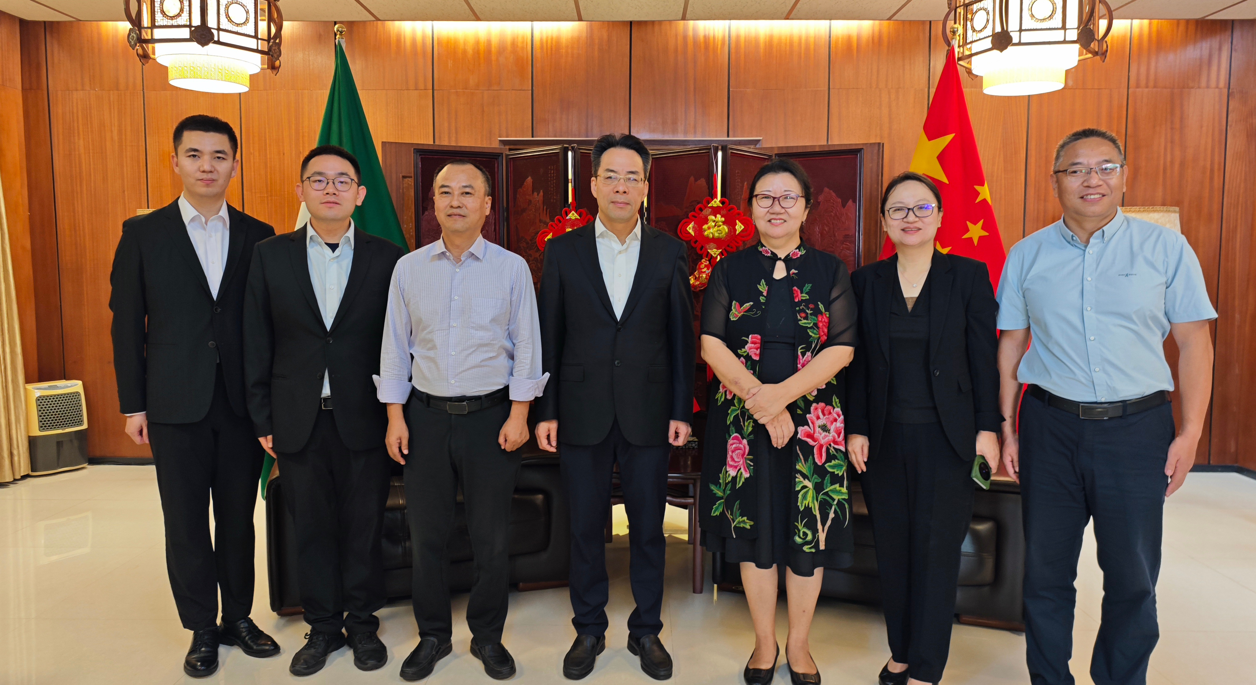 连小敏率团访问尼日利亚和南非两国