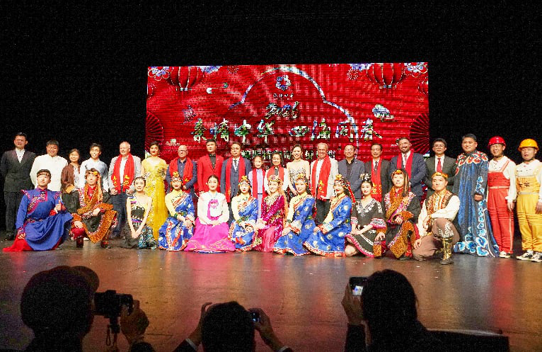 山海不為遠 四海共此心——"親情中華·四海同春"慰僑演出溫暖南半球