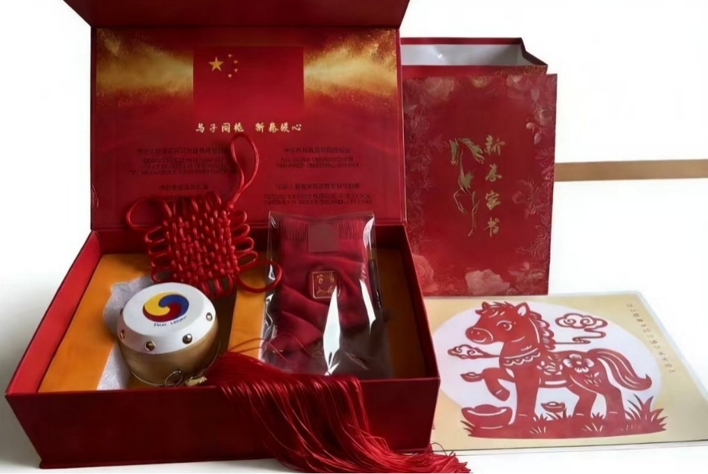 图为一位在泰中国留学生在社交媒体上晒出吉林的暖心包。