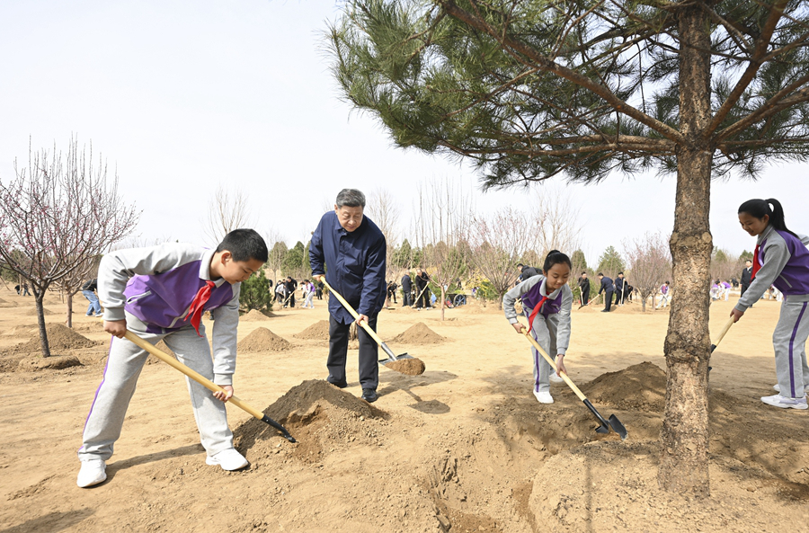 黨和國家領導人參加首都義務植樹活動