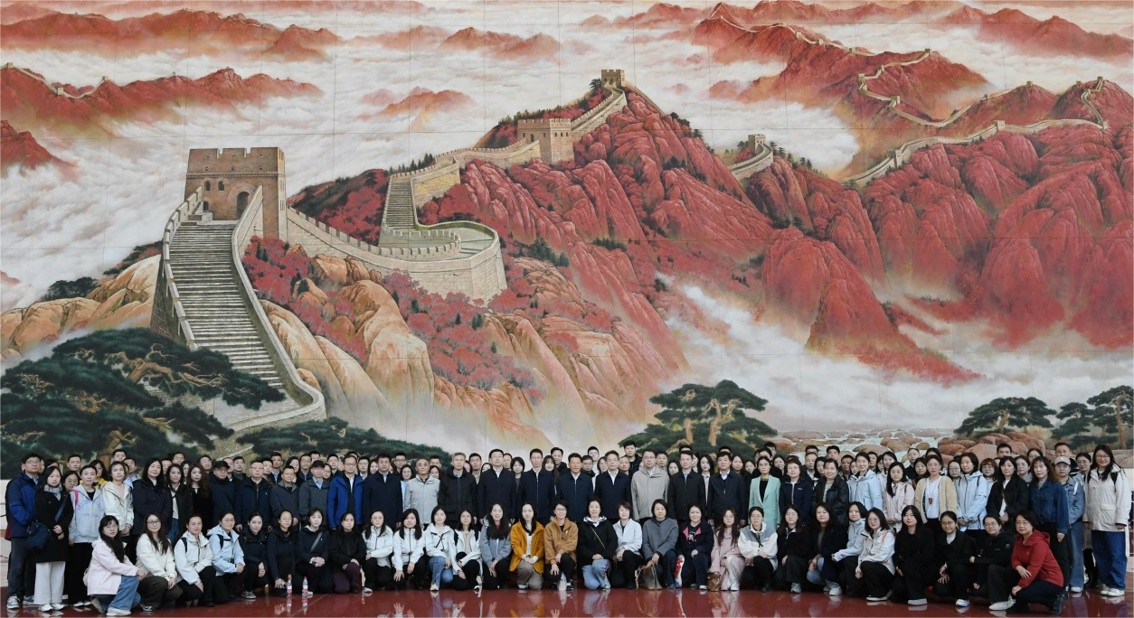 中國僑聯舉辦“觸摸歷史脈搏 樹立和踐行正確政績觀”主題活動