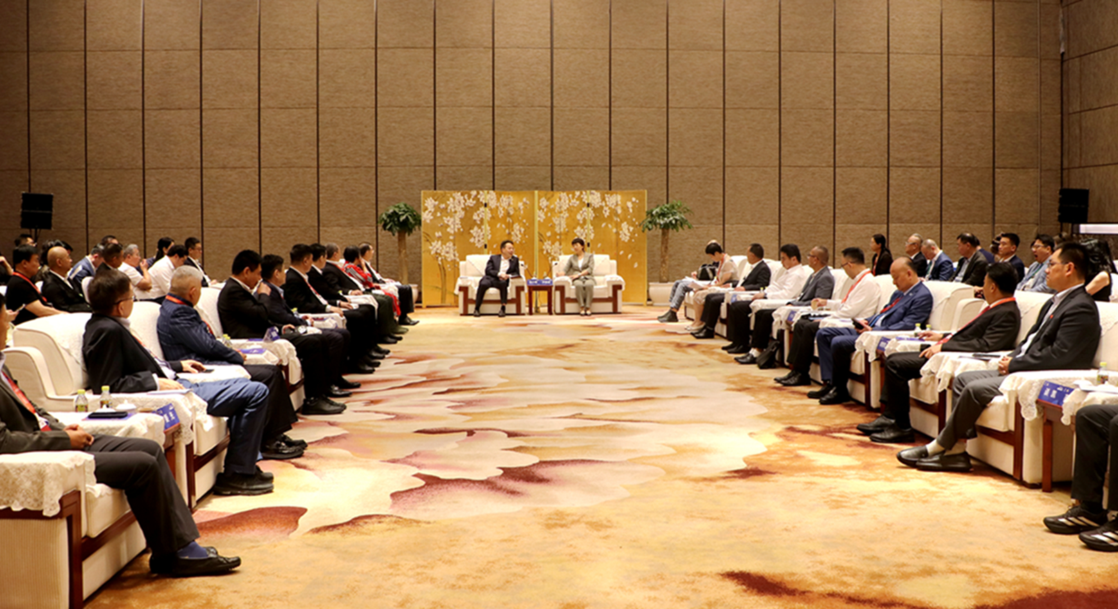 連小敏出席第六屆國際消費品博覽會啟動儀式暨“世界僑商海南行”活動