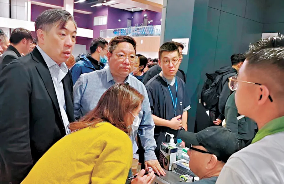 全球华人同心义助宏福苑居民 动员医护心理辅导员开导居民