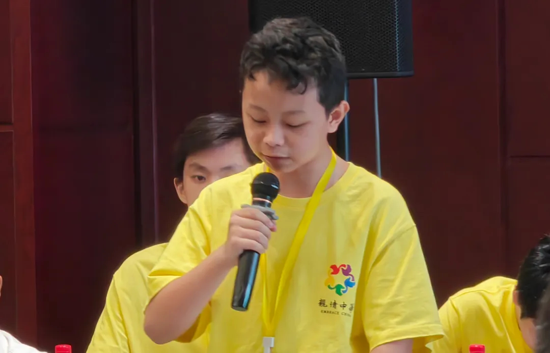 来自澳门的11岁的营员卢瀚锜分享寻根感悟。韩辉 摄