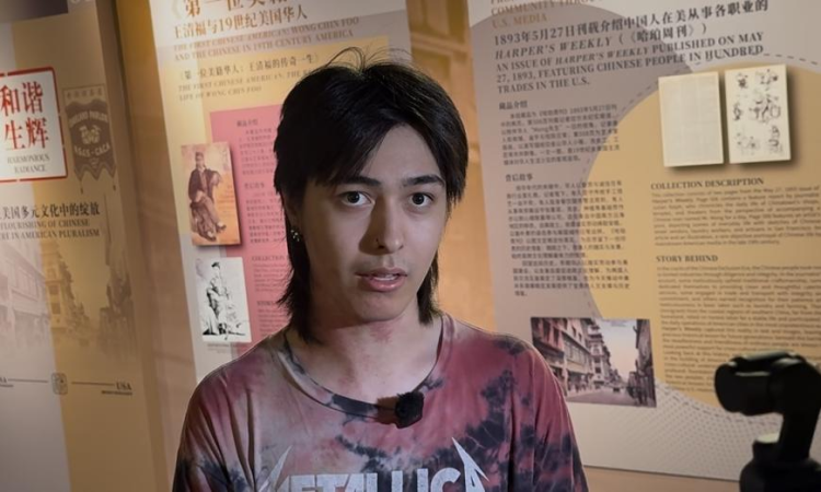 7月12日，马拉戈斯参观专题展后接受采访。图源：环球网记者 李梓瑜