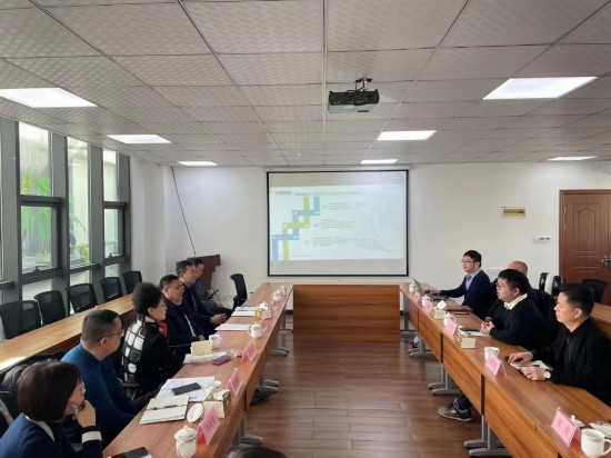 寧波市僑聯組織召開“僑愛甬行 幫企一把”工作推進部署會.jpg