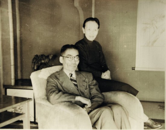 冰心吴文藻在日本的家中（1947年）.jpg