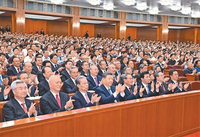 6月29日晚,慶祝中國共產黨成立105周年音樂會《人民至上》在北京舉行。習近平、李強、趙樂際、王滬寧、蔡奇、丁薛祥、李希、韓正等黨和國家領導人,同約3000名觀眾一起觀看演出。新華社記者 岳月偉攝